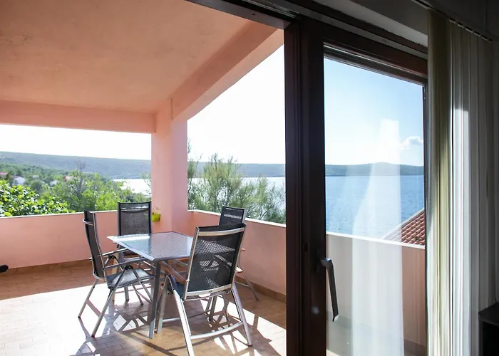 アパート Tonko *